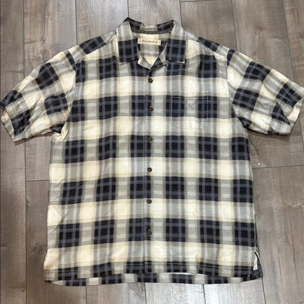 Tommy Bahama Plaid Short Sleeve Shirt. Size M